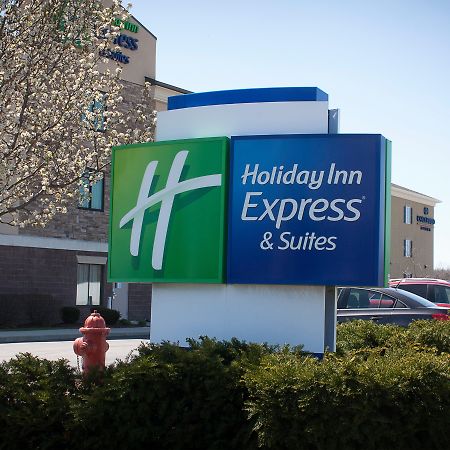 Holiday Inn Express & Suites Youngstown West I 80, An Ihg Hotel Exterior foto