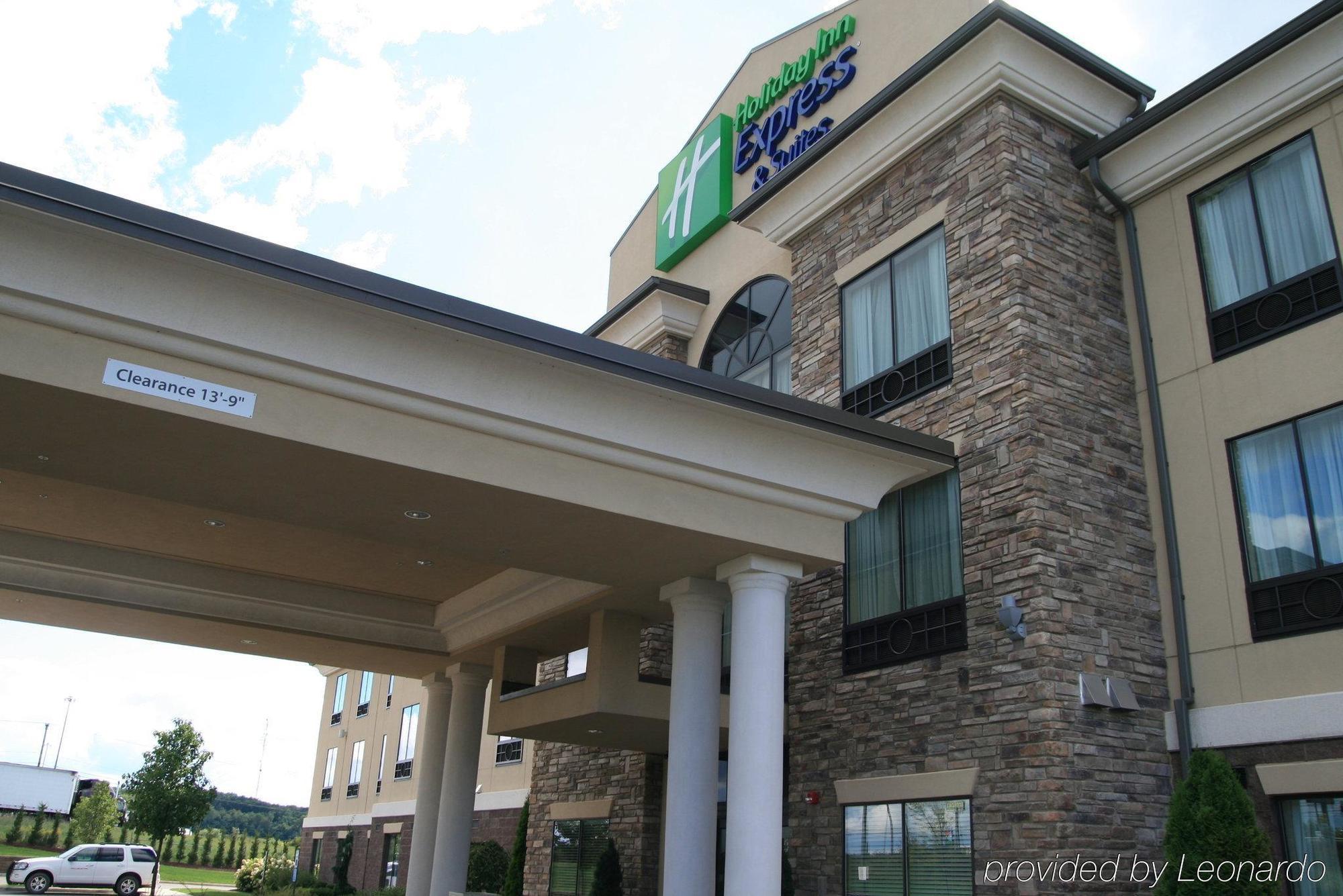 Holiday Inn Express & Suites Youngstown West I 80, An Ihg Hotel Exterior foto