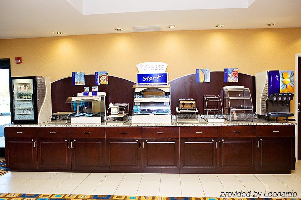 Holiday Inn Express & Suites Youngstown West I 80, An Ihg Hotel Restaurant foto