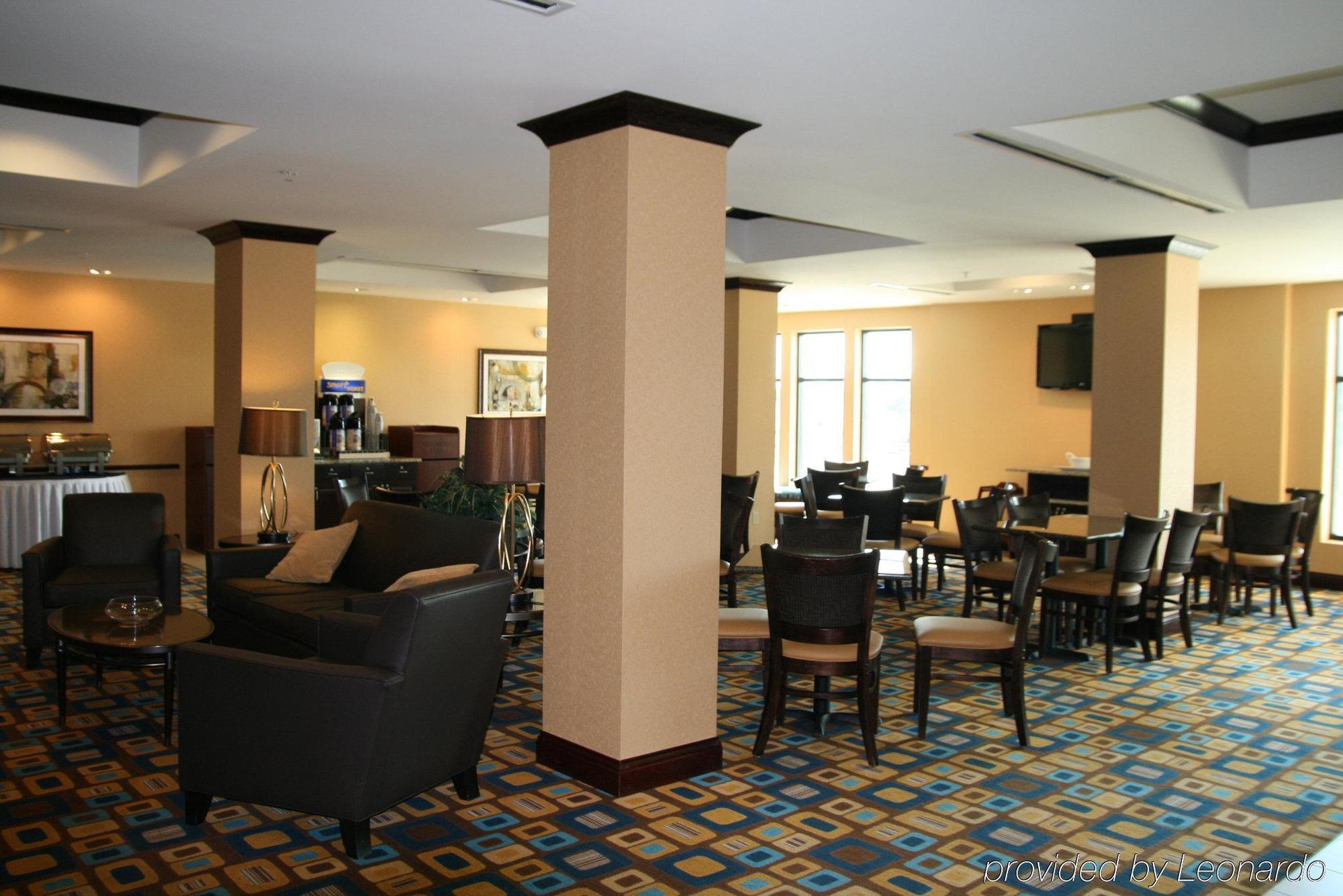 Holiday Inn Express & Suites Youngstown West I 80, An Ihg Hotel Exterior foto