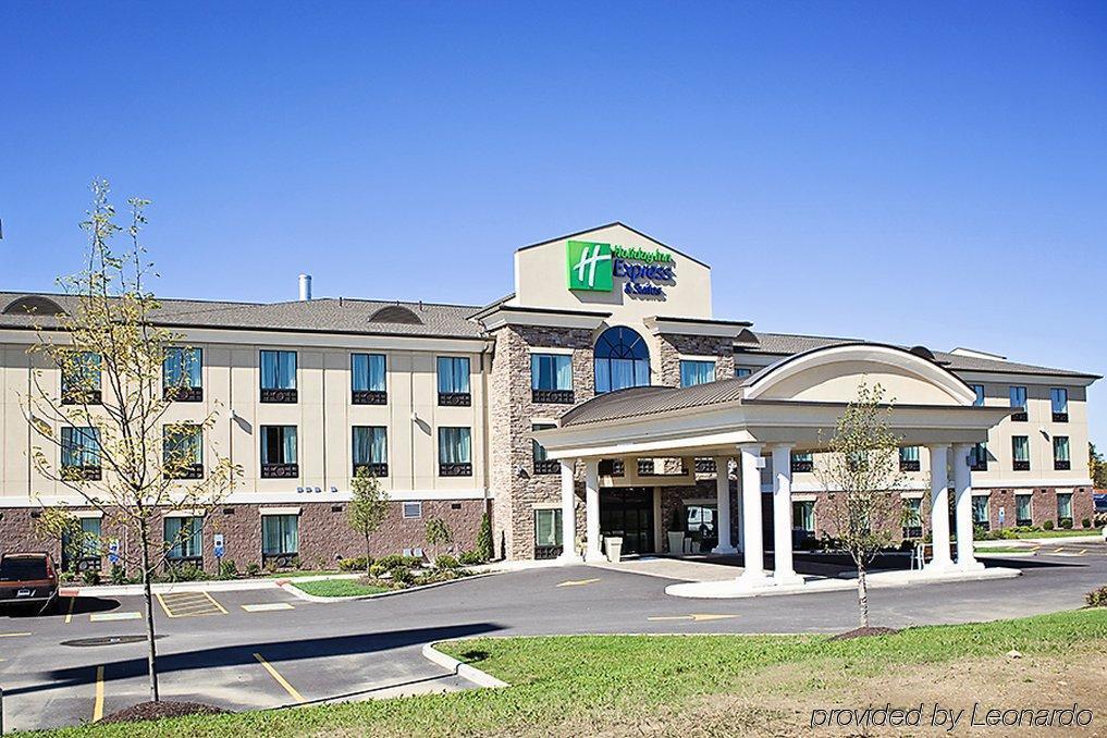 Holiday Inn Express & Suites Youngstown West I 80, An Ihg Hotel Exterior foto