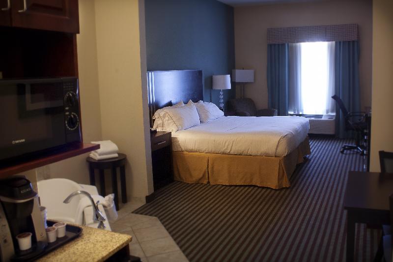 Holiday Inn Express & Suites Youngstown West I 80, An Ihg Hotel Exterior foto